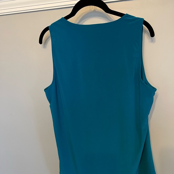 WHBM White House Black Market sleeveless top. M. - Picture 2 of 4